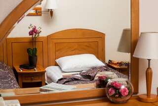 Гостиница Приморье Владивосток Стандартный двухместный номер с 2 отдельными кроватями (STT)-8